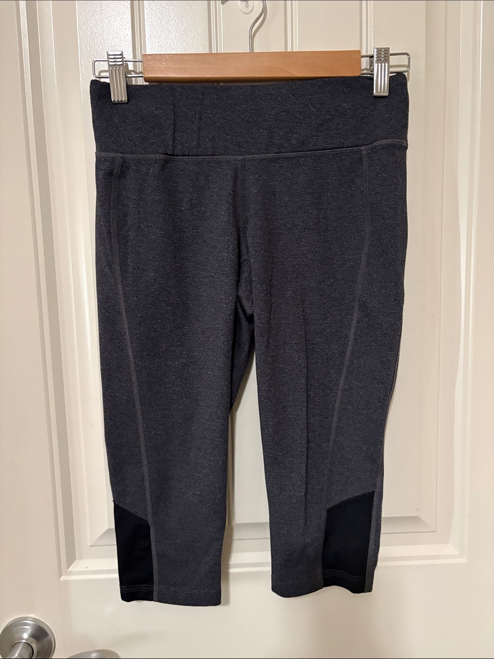 Lucy Heather Charcoal Cropped Athletic Leggings